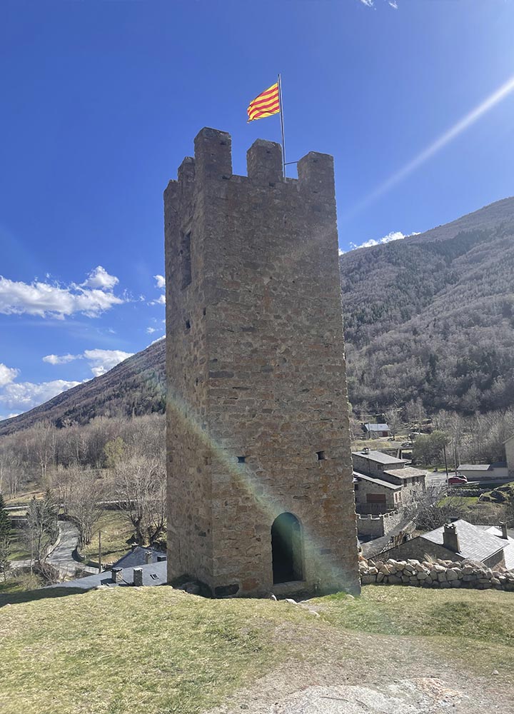 torre buena del castillo de querol en francia